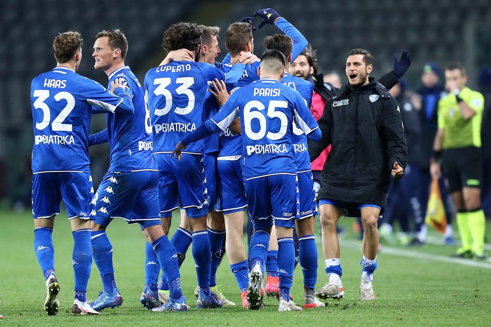 招至麾下 招至麾下